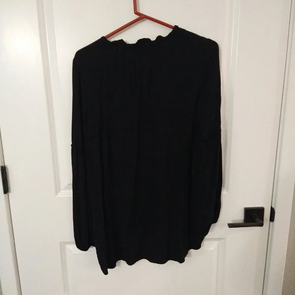 Crown & Ivy Black Shirt - Picture 2 of 7